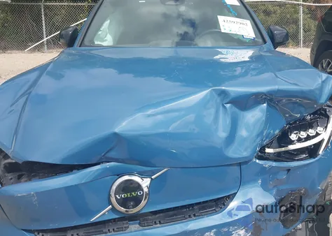 2023 Volvo C40 Recharge Pure Electric Twin Ultimate z USA, uszkodzony, nr VIN YV4ED3GM5P2055222